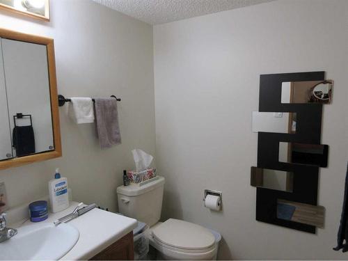 128-1480 Southview Drive Se, Medicine Hat, AB - Indoor Photo Showing Bathroom