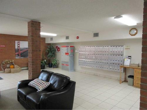 128-1480 Southview Drive Se, Medicine Hat, AB - Indoor