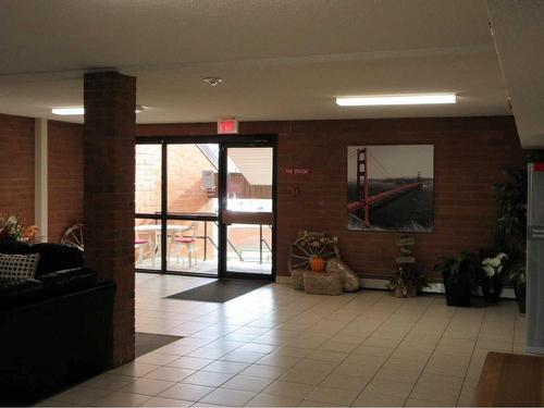 128-1480 Southview Drive Se, Medicine Hat, AB - Indoor Photo Showing Other Room