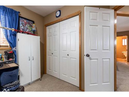 68 Vista Avenue Se, Medicine Hat, AB - Indoor Photo Showing Other Room