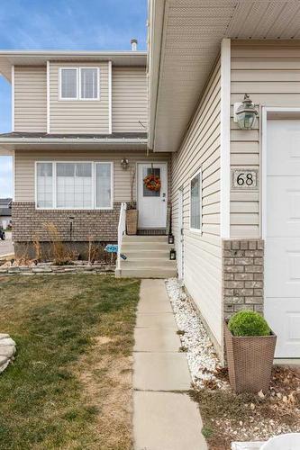 68 Vista Avenue Se, Medicine Hat, AB - Outdoor