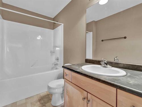 2-85 Sunrise Way Sw, Medicine Hat, AB - Indoor Photo Showing Bathroom