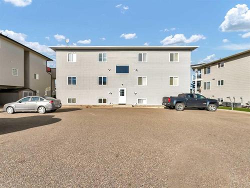 2-85 Sunrise Way Sw, Medicine Hat, AB - Outdoor