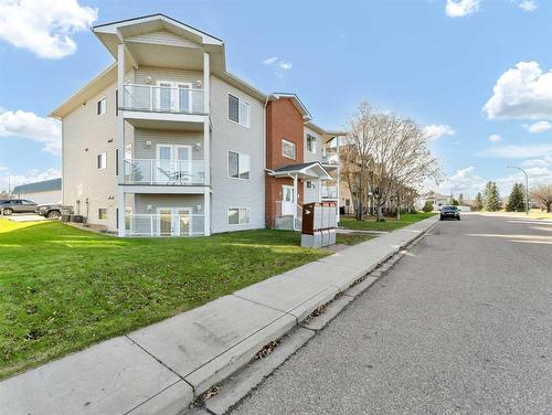 2-85 Sunrise Way Sw, Medicine Hat, AB - Outdoor With Facade