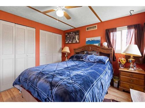 621 3 Street, Suffield, AB - Indoor Photo Showing Bedroom