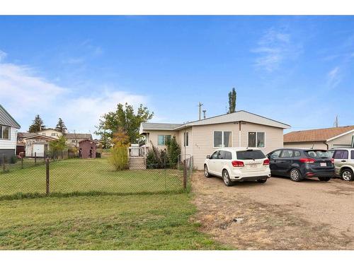 621 3 Street, Suffield, AB - Outdoor