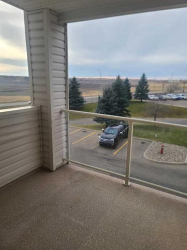 311-1632 Saamis Drive Nw, Medicine Hat, AB - Outdoor With View