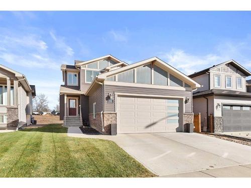 616 Vista Drive Se, Medicine Hat, AB - Outdoor With Facade