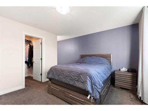 616 Vista Drive Se, Medicine Hat, AB - Indoor Photo Showing Bedroom