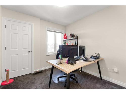 616 Vista Drive Se, Medicine Hat, AB - Indoor Photo Showing Office