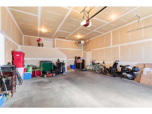 616 Vista Drive Se, Medicine Hat, AB - Indoor Photo Showing Garage