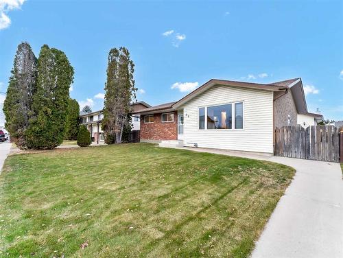 84 Saunders Crescent Se, Medicine Hat, AB - Outdoor