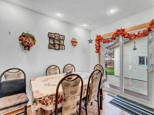 84 Saunders Crescent Se, Medicine Hat, AB - Indoor Photo Showing Dining Room