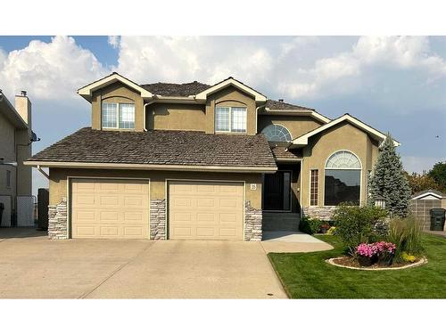 35 Taylor Boulevard Se, Medicine Hat, AB - Outdoor With Facade