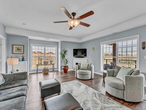 537-201 River Ridge Drive Nw, Medicine Hat, AB - Indoor Photo Showing Living Room