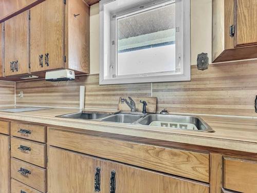 4516 Township Road 130, Rural Cypress County, AB - Indoor Photo Showing Kitchen With Double Sink