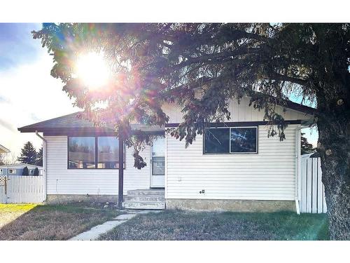 77 Cameron Road Se, Medicine Hat, AB - Outdoor