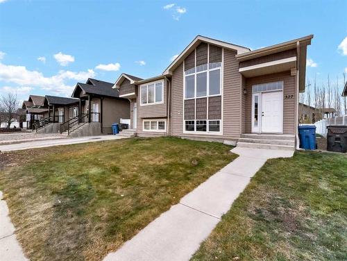 327 Somerset Row Se, Medicine Hat, AB - Outdoor With Facade