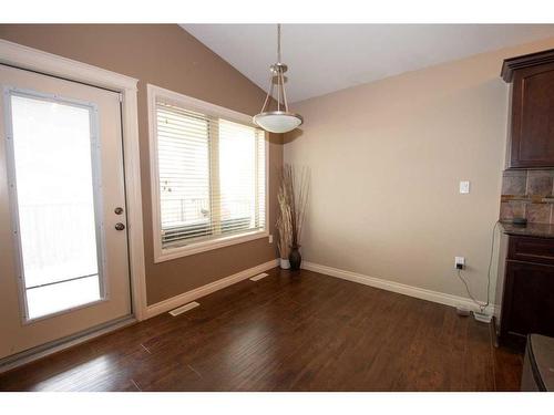 20 Somerside Way Se, Medicine Hat, AB - Indoor Photo Showing Other Room