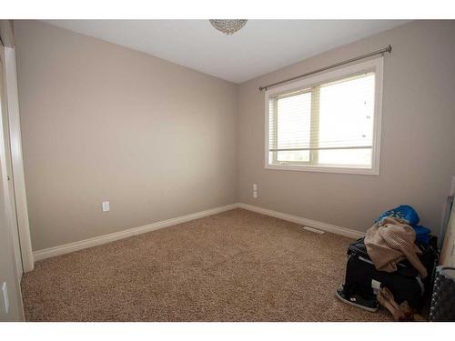 20 Somerside Way Se, Medicine Hat, AB - Indoor Photo Showing Other Room