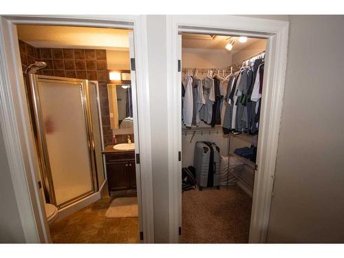 20 Somerside Way Se, Medicine Hat, AB - Indoor With Storage