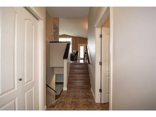 20 Somerside Way Se, Medicine Hat, AB - Indoor Photo Showing Other Room