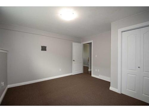 20 Somerside Way Se, Medicine Hat, AB - Indoor Photo Showing Other Room