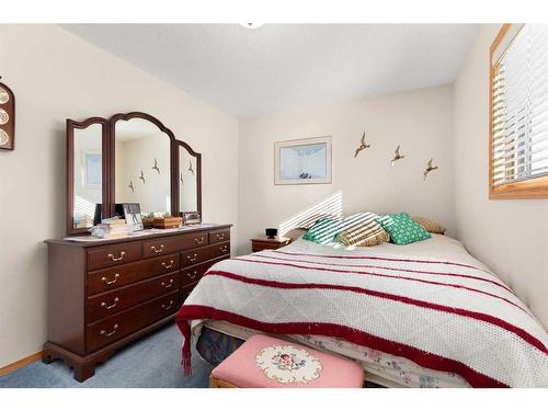 14 Riverview Drive Se, Redcliff, AB - Indoor Photo Showing Bedroom