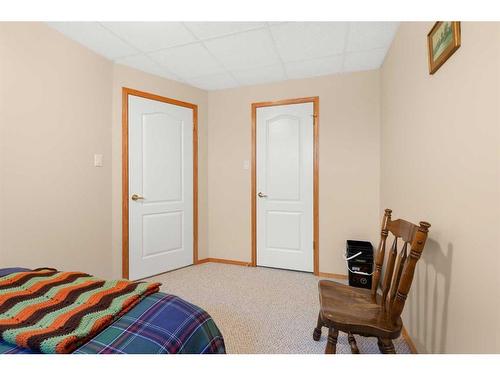 14 Riverview Drive Se, Redcliff, AB - Indoor Photo Showing Bedroom