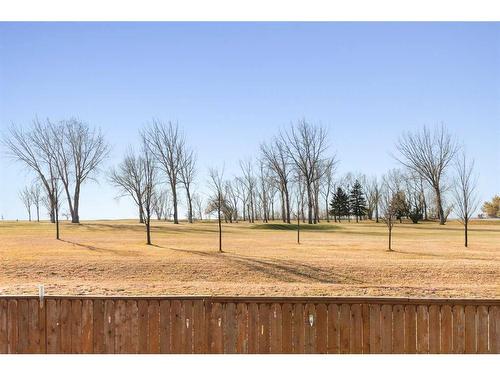 14 Riverview Drive Se, Redcliff, AB - Outdoor