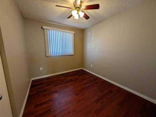 193 Seven Persons Drive Sw, Medicine Hat, AB - Indoor Photo Showing Other Room