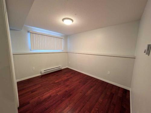 193 Seven Persons Drive Sw, Medicine Hat, AB - Indoor Photo Showing Other Room