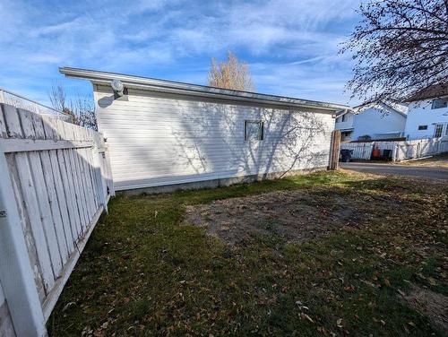 193 Seven Persons Drive Sw, Medicine Hat, AB - Outdoor With Deck Patio Veranda