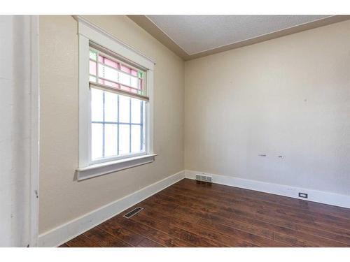 825 8 Street Se, Medicine Hat, AB - Indoor Photo Showing Other Room