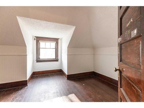 825 8 Street Se, Medicine Hat, AB - Indoor Photo Showing Other Room