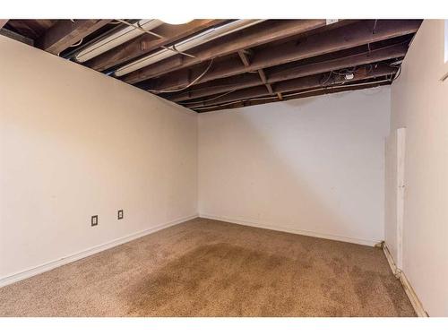 825 8 Street Se, Medicine Hat, AB - Indoor Photo Showing Basement