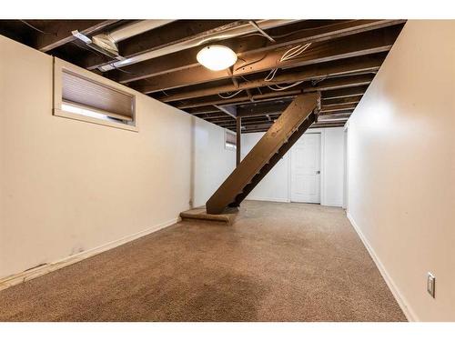 825 8 Street Se, Medicine Hat, AB - Indoor Photo Showing Basement