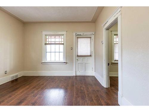 825 8 Street Se, Medicine Hat, AB - Indoor Photo Showing Other Room