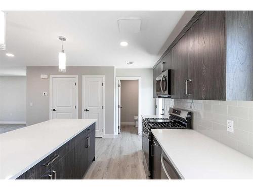 186 Somerset Way Se, Medicine Hat, AB - Indoor Photo Showing Kitchen