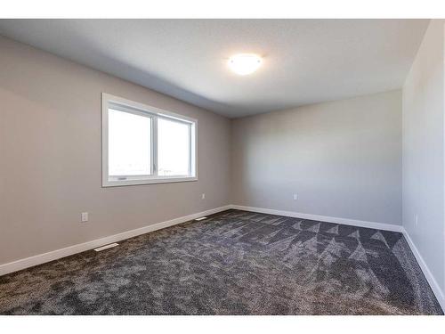 186 Somerset Way Se, Medicine Hat, AB - Indoor Photo Showing Other Room