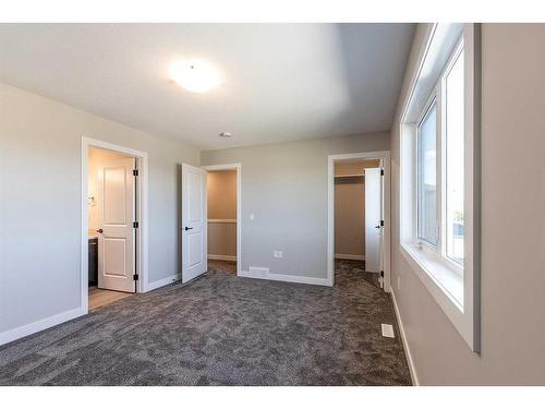 186 Somerset Way Se, Medicine Hat, AB - Indoor Photo Showing Other Room