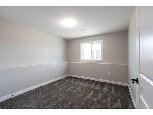 186 Somerset Way Se, Medicine Hat, AB - Indoor Photo Showing Other Room