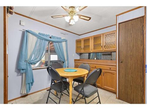 368 Beaufort Crescent Sw, Medicine Hat, AB - Indoor Photo Showing Dining Room