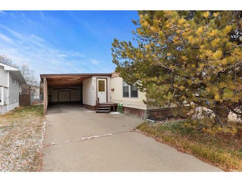 368 Beaufort Crescent Sw, Medicine Hat, AB - Outdoor