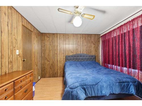 368 Beaufort Crescent Sw, Medicine Hat, AB - Indoor Photo Showing Bedroom