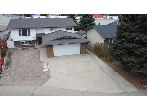 102 Calder Crescent Se, Medicine Hat, AB - Outdoor