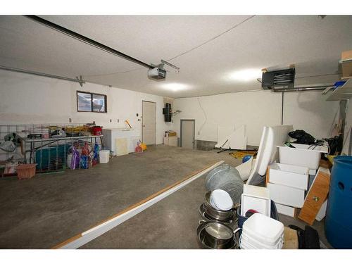 102 Calder Crescent Se, Medicine Hat, AB - Indoor Photo Showing Garage