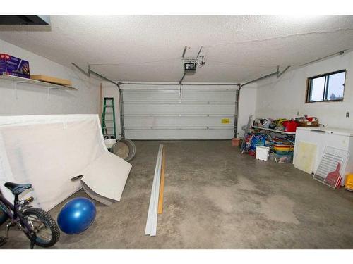 102 Calder Crescent Se, Medicine Hat, AB - Indoor Photo Showing Garage