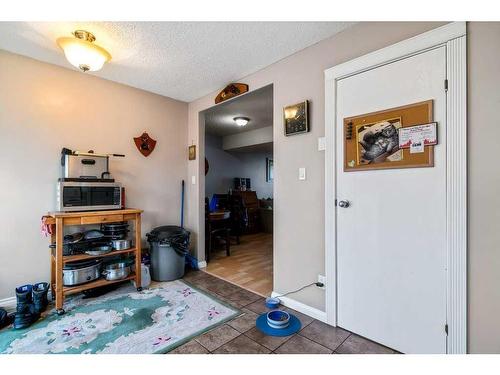 124 Southridge Drive Sw, Medicine Hat, AB - Indoor Photo Showing Other Room