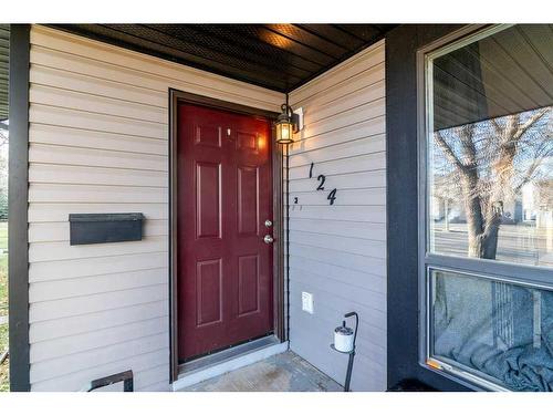 124 Southridge Drive Sw, Medicine Hat, AB - Outdoor With Exterior